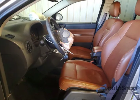 2016 Jeep Compass Latitude z USA, uszkodzony, nr VIN 1C4NJCEA9GD656027